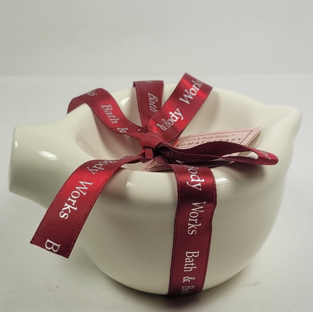Bath & Body Works White Ceramic Oil Warmer - Picture 4 of 9